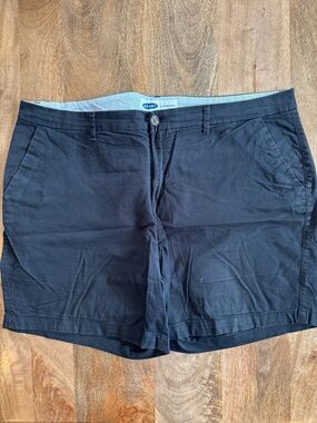 Old Navy Women's Black Chino Shorts Size 16
